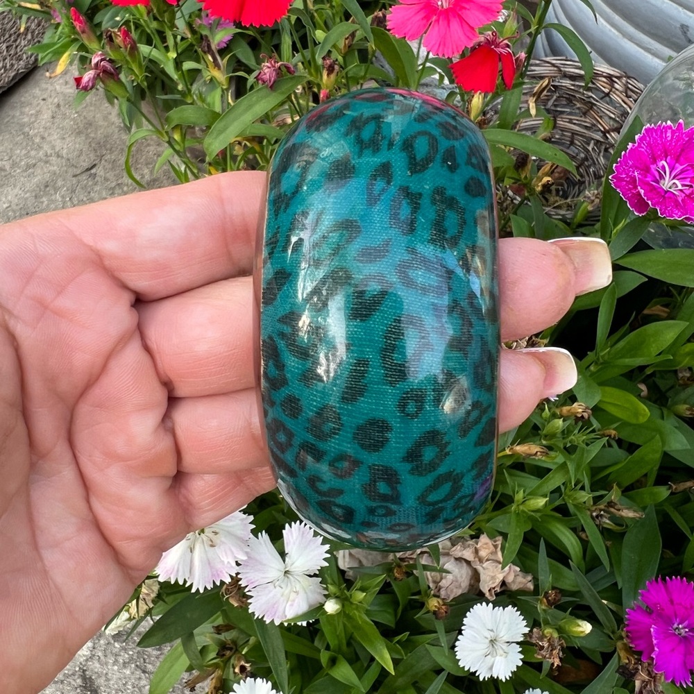 Vintage 60's Lucite Bangle Bracelet Teal/Black Animal Print Fabric 👠